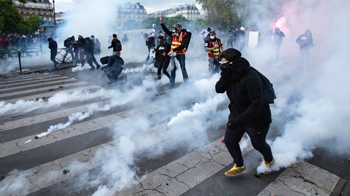 Polizei löst Nuit-debout-Proteste gewaltsam auf