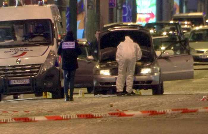 Paris shooter carried note praising ISIS in his pocket during cop attack
