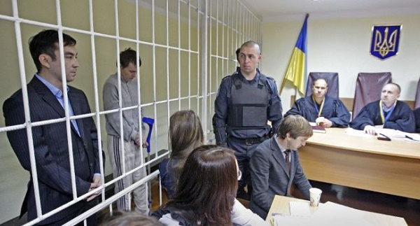 Ukraine: les deux militaires russes présumés amnistiés sont à Moscou