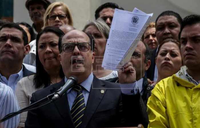 El Parlamento venezolano es despojado de sus competencias y la oposición grita "golpe"
