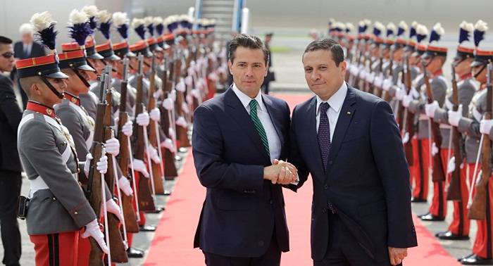 Presidente mexicano Peña Nieto llega a Guatemala de visita oficial
