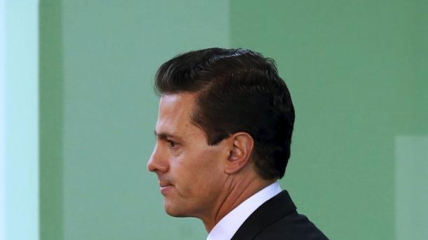 Peña Nieto anuncia una reducción del 10% a los salarios de los altos funcionarios