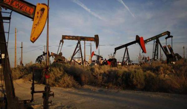 Le pétrole en hausse en Asie grâce à la baisse du dollar