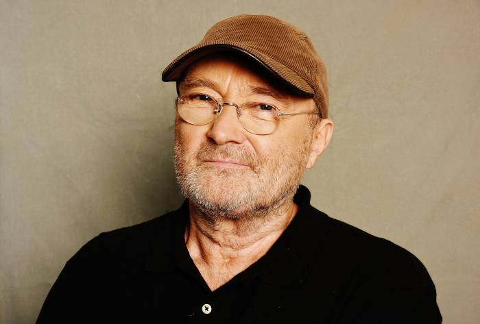 Phil Collins: le chan­teur a encore fini aux urgences, son état de santé inquiète