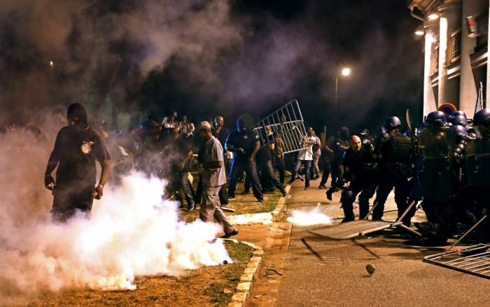 Affrontements lors de la visite de Macron en Guyane