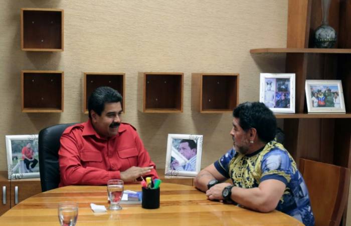 Maradona s'offre comme "soldat" à Maduro