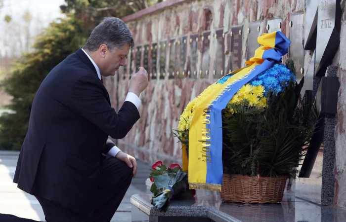 Ukraine: Porochenko à Tchernobyl pour commémorer l'accident nucléaire