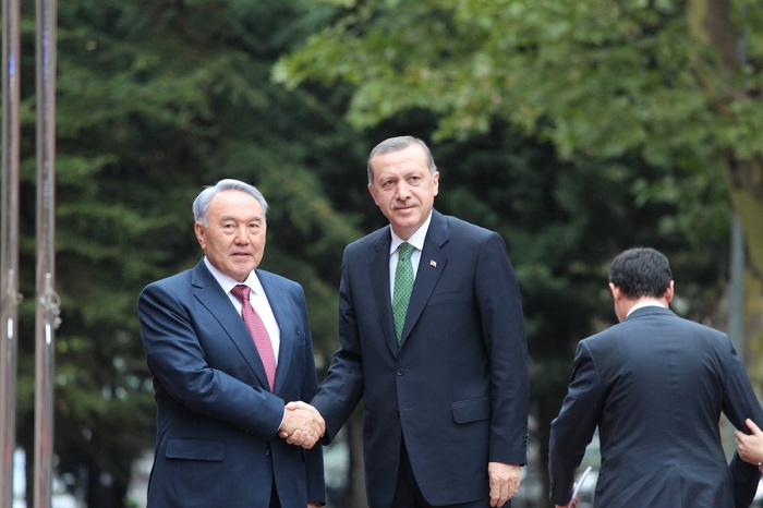 Nursultán Nazarbáyev se trasladará este viernes a Turquía