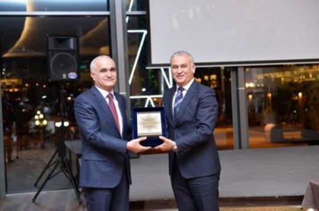 Nazirlik jurnalistləri mükafatlandırdı