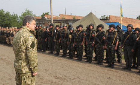 Poroşenko hərbi əməliyyatları bərpa etdi  