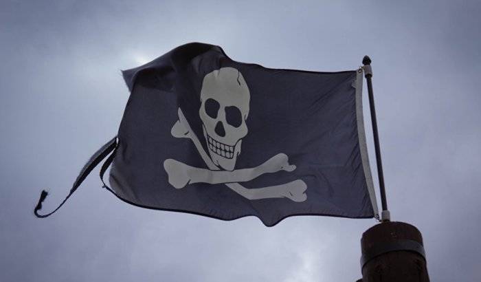 Piratas roban la mitad del combustible de un petrolero tailandés