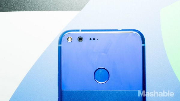 Pixel, le téléphone de Google, a de quoi faire peur à Apple - VIDEO