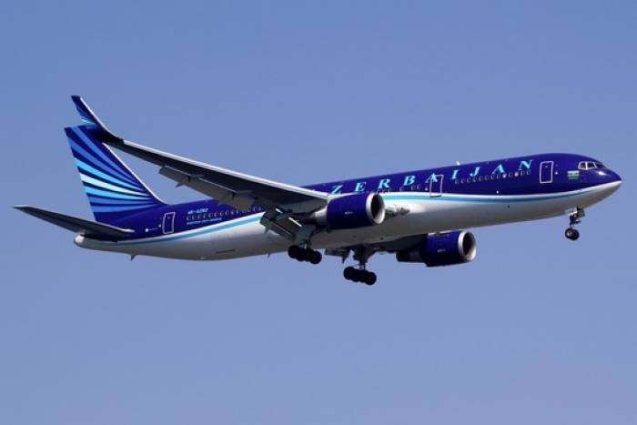 Azerbaijan Airlines commande cinq Boeing 787 et deux avions cargos