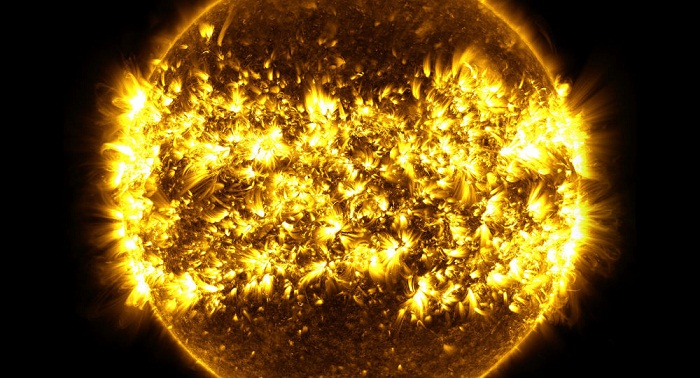     Soleil:     de gigantesques éruptions solaires d