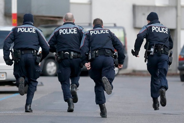 Man with knife, flammable liquid injures six on Swiss train