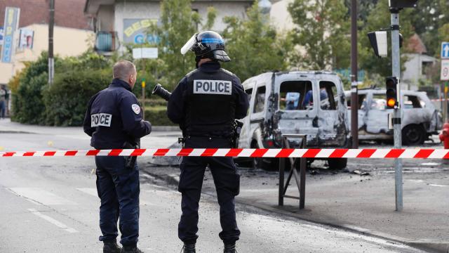 Attaque de policiers dans l`Essonne: appel à une "grève du zèle"