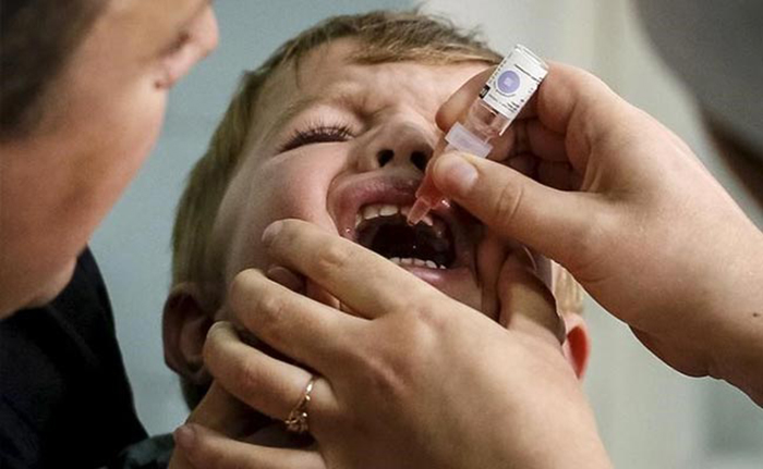 Change in vaccine use needed to eradicate polio, WHO says