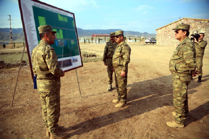 Azerbaijani defense minister visits training and shooting center - PHOTOS