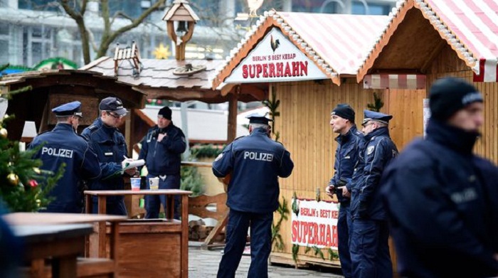 Berlin: réouverture du marché de Noël frappé par l`attentat