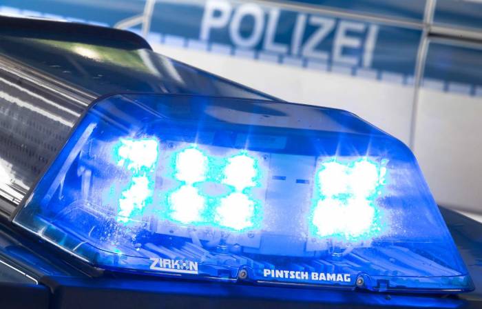 Schwetzigen: Gambier prügeln mit Stöcken und Ästen auf Türken ein