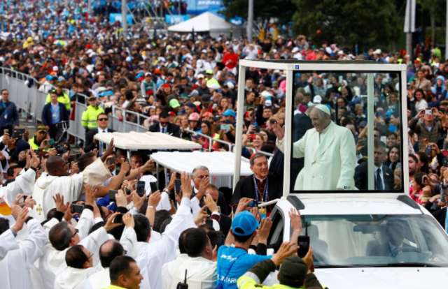 Pope Francis to bless Colombia's war victims
