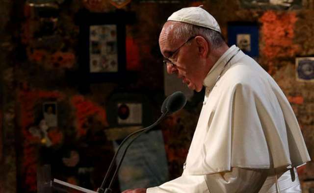 Pope Francis deplores `Escalation of Violence` in Mid East, urges action