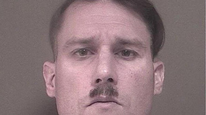 Un suprémaciste blanc sosie d’Hitler arrêté aux Etats-Unis