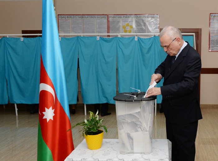 El primer ministro de Azerbaiyán ha votado Fotos