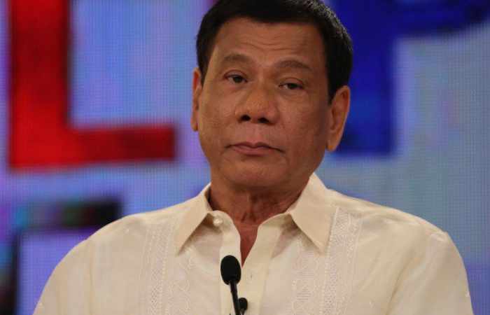 Duterte à bord de navires chinois en escale aux Philippines