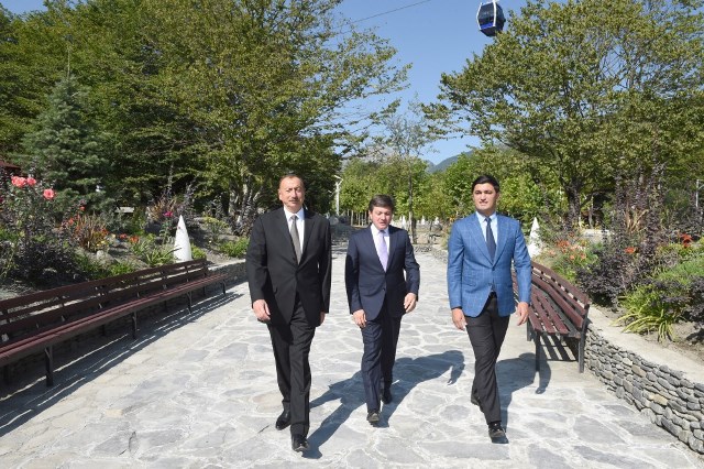 El mandatario azerbaiyano asistió a la ceremonía de inauguración del Complejo .