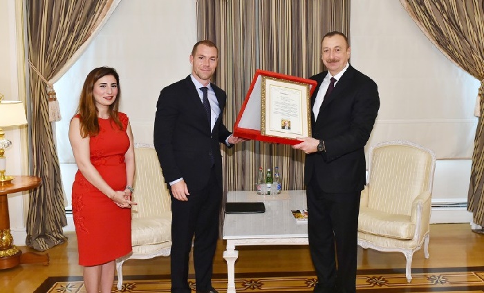 Le président azerbaïdjanais Ilham Aliyev, élu personnalité de l’année 2015