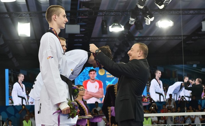 President Aliyev phones Radik Isayev who won gold medal at Rio Olympics - PHOTOS