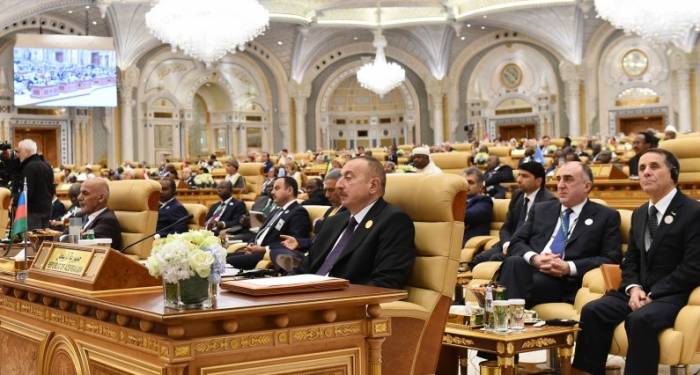 Ilham Aliyev a participé au sommet arabo-islamo-américain