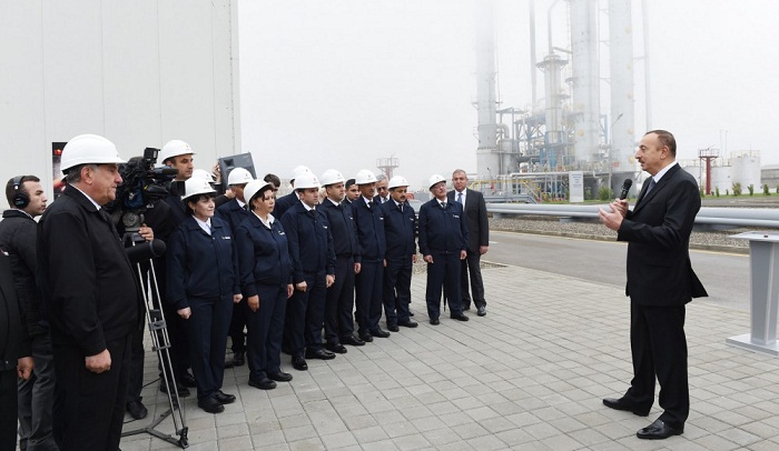President launches new installations in Ethylene and Polyethylene Plant - PHOTOS