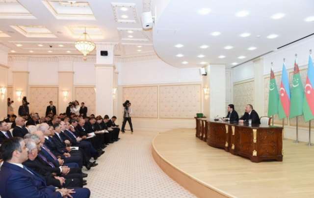 Azerbaijani, Turkmen presidents make press statements 
