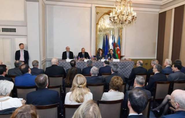 Ilham Aliyev meets with president of French Senate
