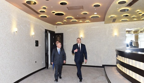 President Ilham Aliyev reviews progress of construction at Aghsaray hotel in Mingachevir