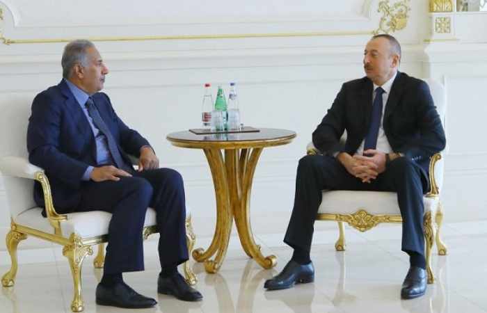 El presidente Ilham Aliyev admitió al ex primer ministro de Qatar