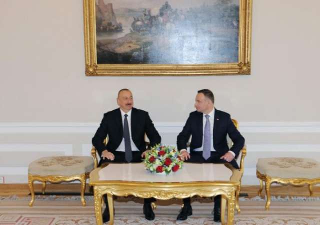 Azerbaijani, Polish presidents hold one-on-one meeting 
