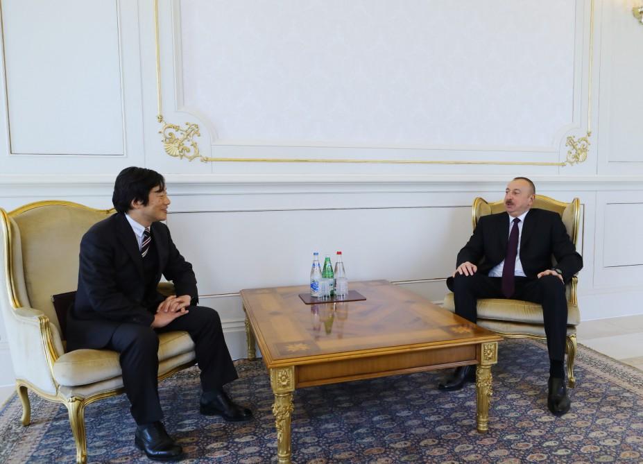 Ilham Aliyev recibe las credenciales del flamante embajador