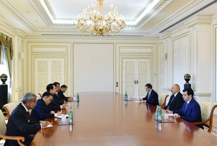 Ilham Aliyev reçoit une délégation menée par le ministre laotien des affaires étrangères