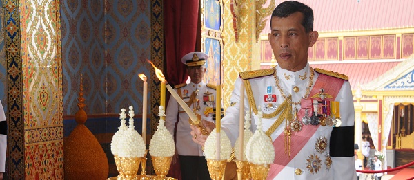 Thaïlande: le prince héritier succèdera à son père 