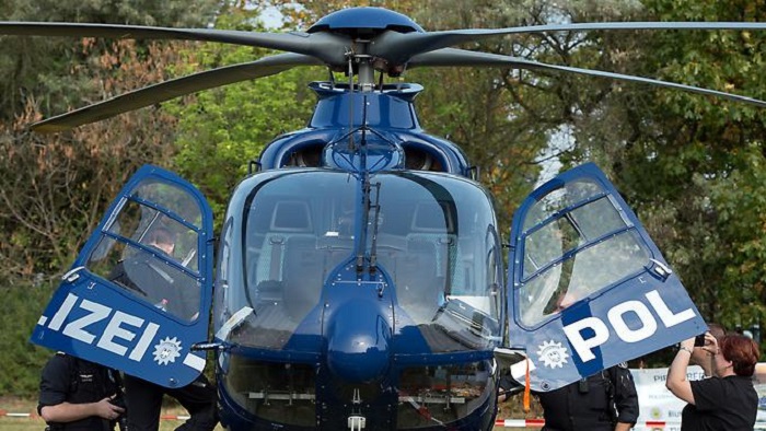 Polizei räumt Privatparty mit Hubschrauber