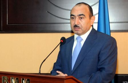 Prezidentin köməkçisindən oliqarxların həbsinə reaksiya