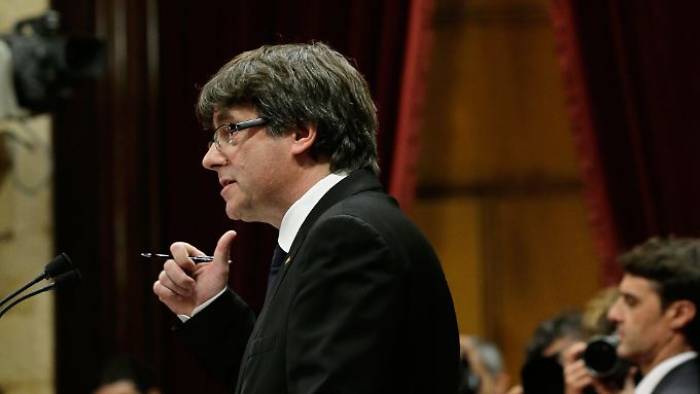 Puigdemont setzt Kataloniens Abspaltung aus