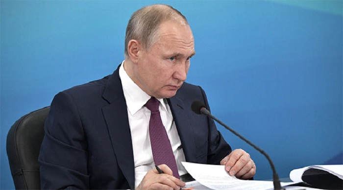 Putinin 6 illik gəliri açıqlandı