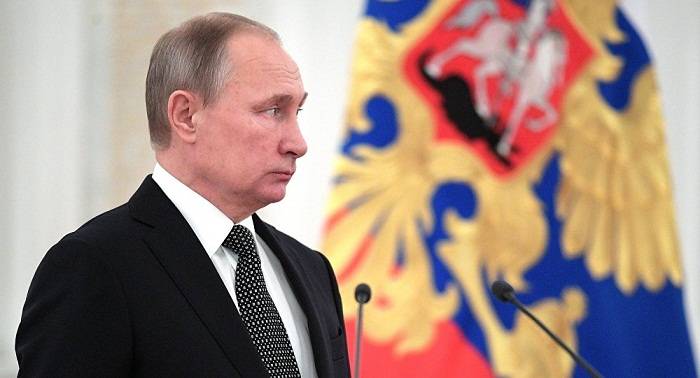 Putin toca el piano antes de reunirse con su homólogo chino  