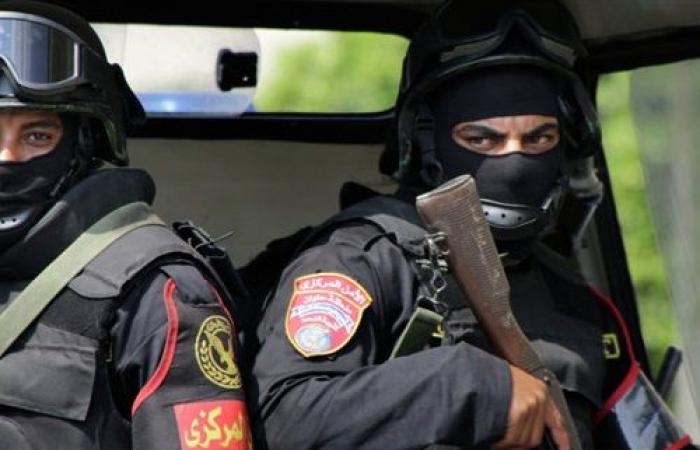 58 قتيلاً من الشرطة والجيش باشتباكات مع مسلحين غربي مصر-فيديو
