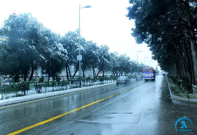 Snowy Baku - PHOTOS