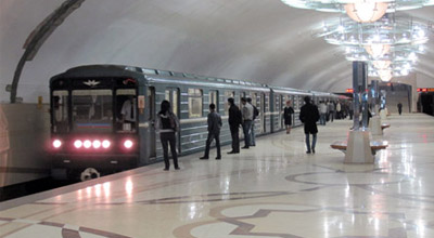 Bakı metrosunda sərnişini qatar vurub